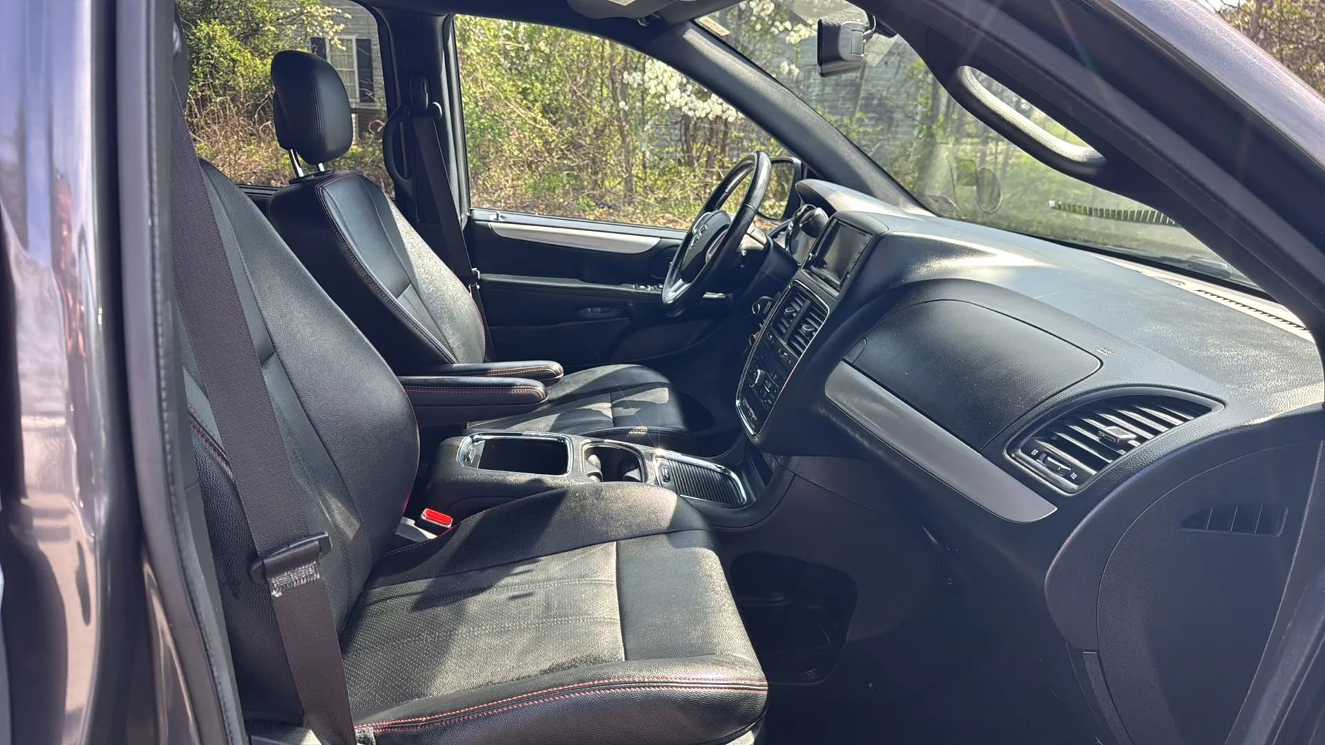 Used 2017 Dodge Grand Caravan GT FWD image 12