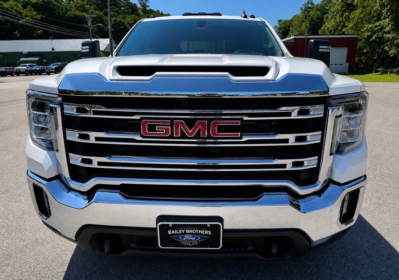 Used 2023 GMC Sierra 2500 SLE w/ SLE Value Package; AWD/4WD image 2