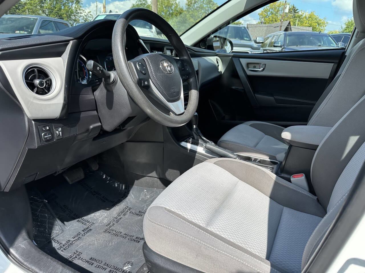 Used 2019 Toyota Corolla LE FWD image 9