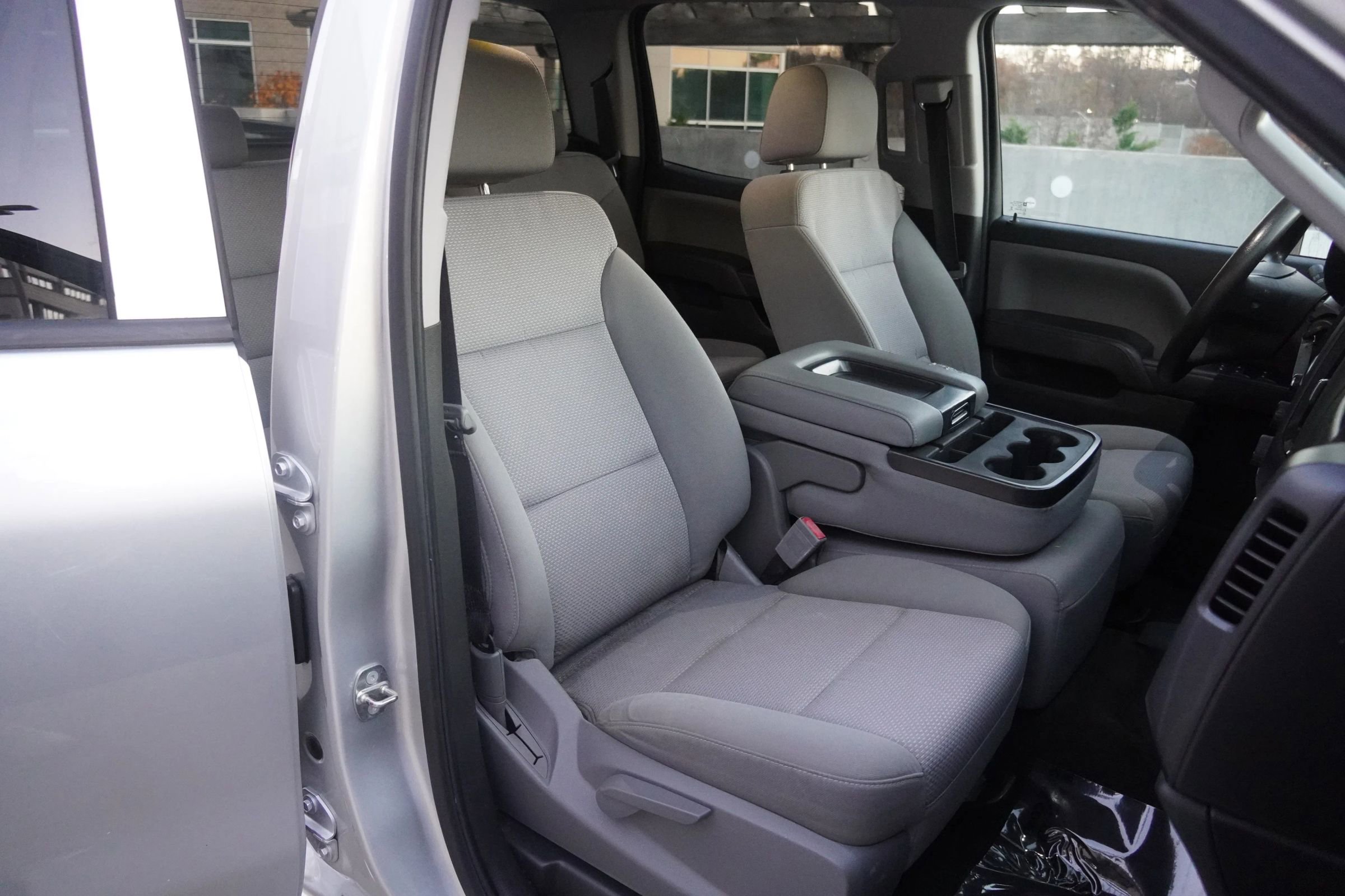 Used 2018 Chevrolet Silverado 1500 Custom w/ Custom Convenience Package AWD/4WD image 10