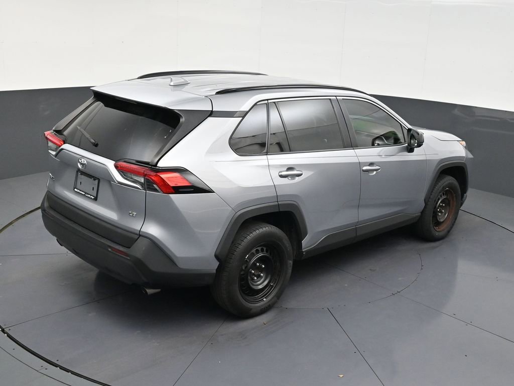Used 2020 Toyota RAV4 LE FWD image 16