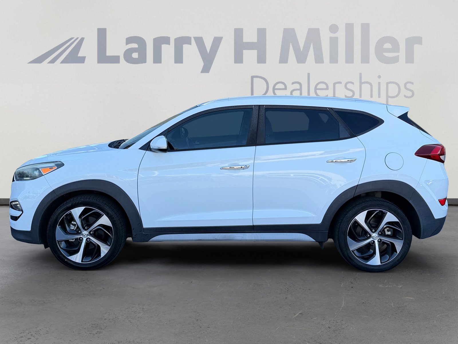 Used 2017 Hyundai Tucson Limited FWD image 2
