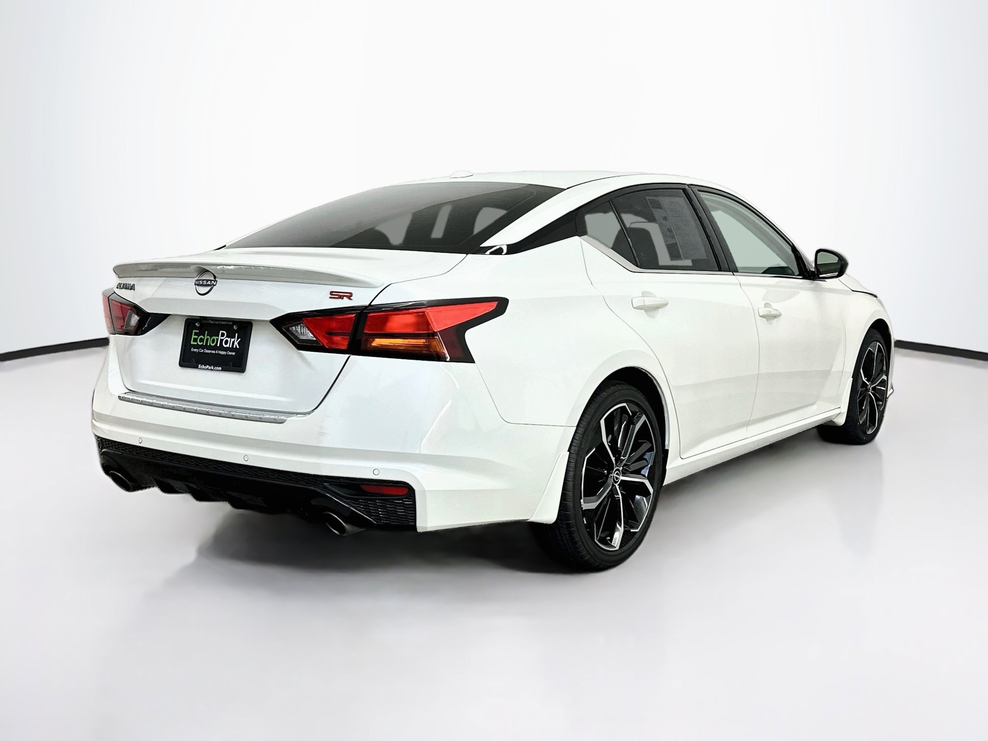 Used 2023 Nissan Altima 2.5 SR FWD image 9