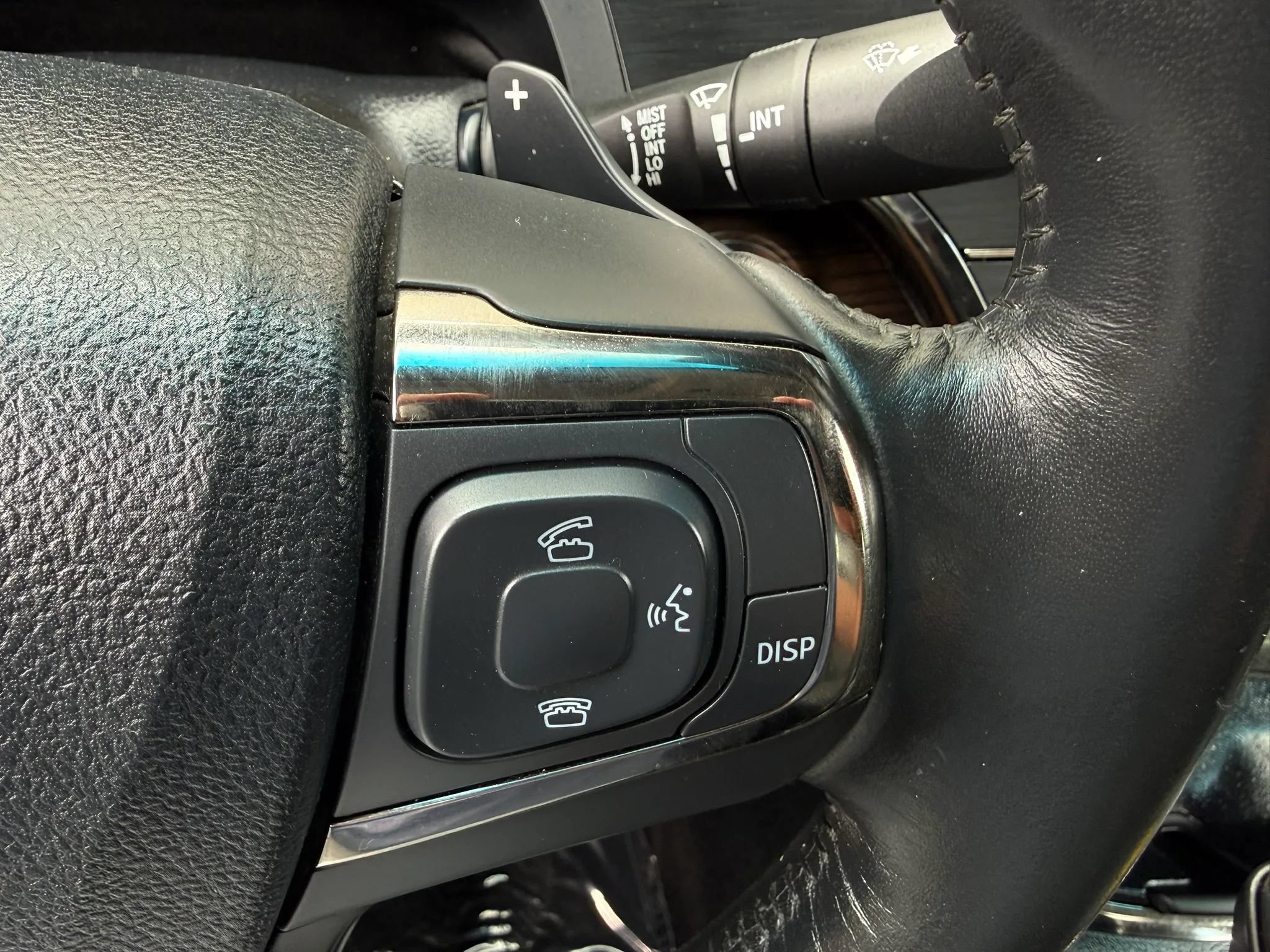 Used 2013 Toyota Avalon XLE Touring FWD image 33