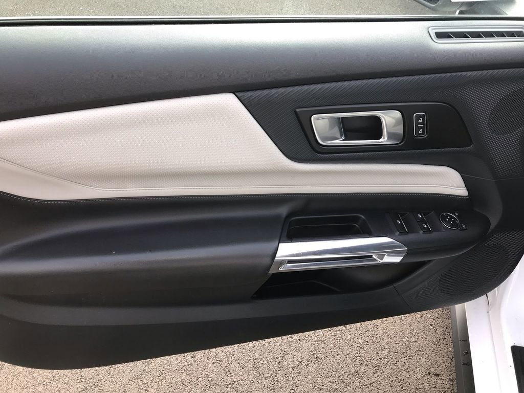 Used 2024 Ford Mustang Premium image 13