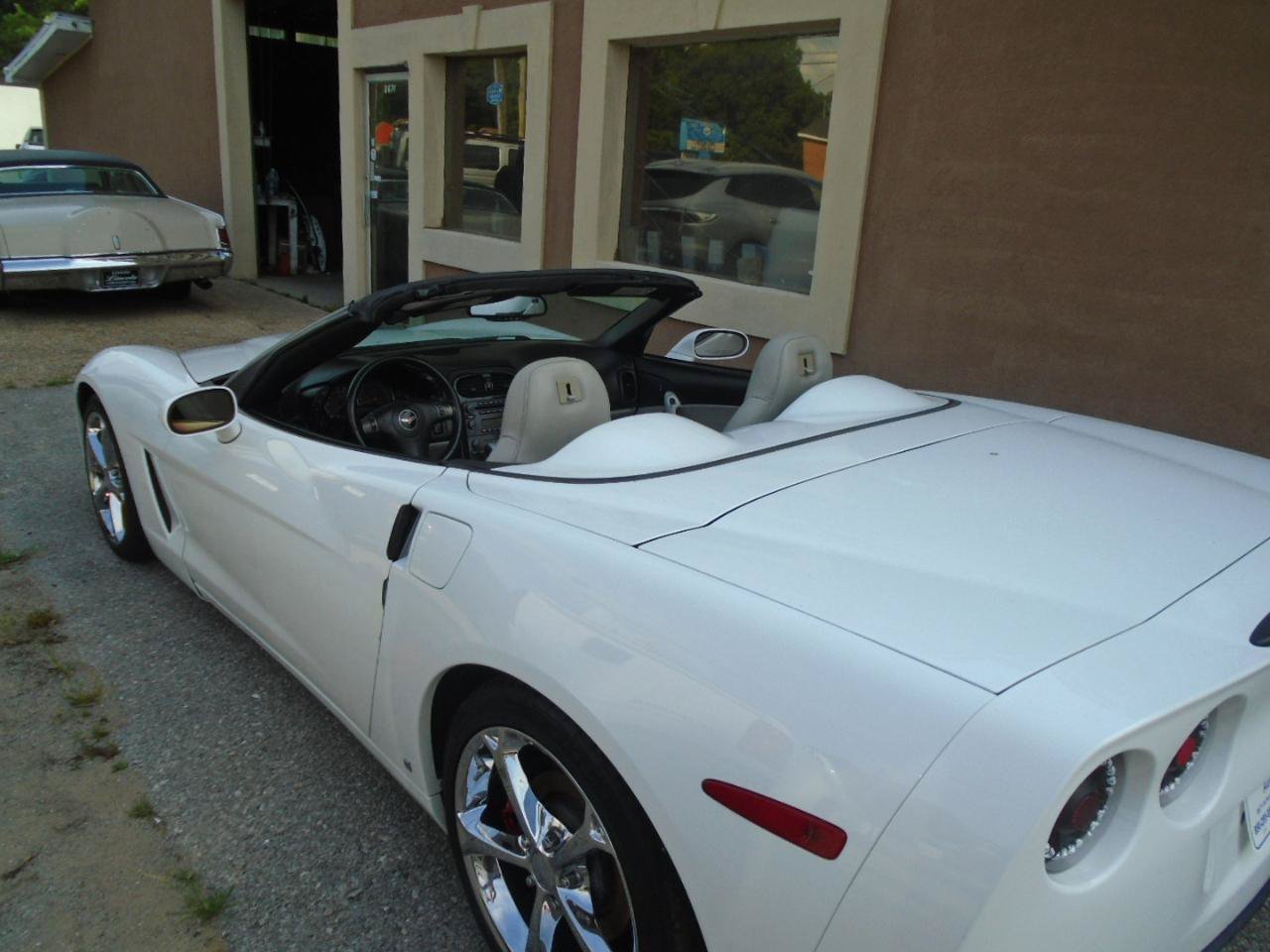 Used 2009 Chevrolet Corvette Convertible w/ Preferred Equipment Group RWD image 20