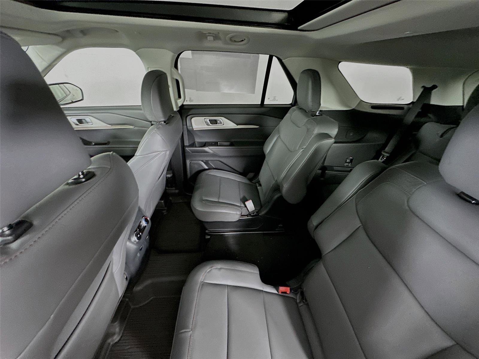 New 2026 Ford Explorer Active w/ Active Comfort Package image 23