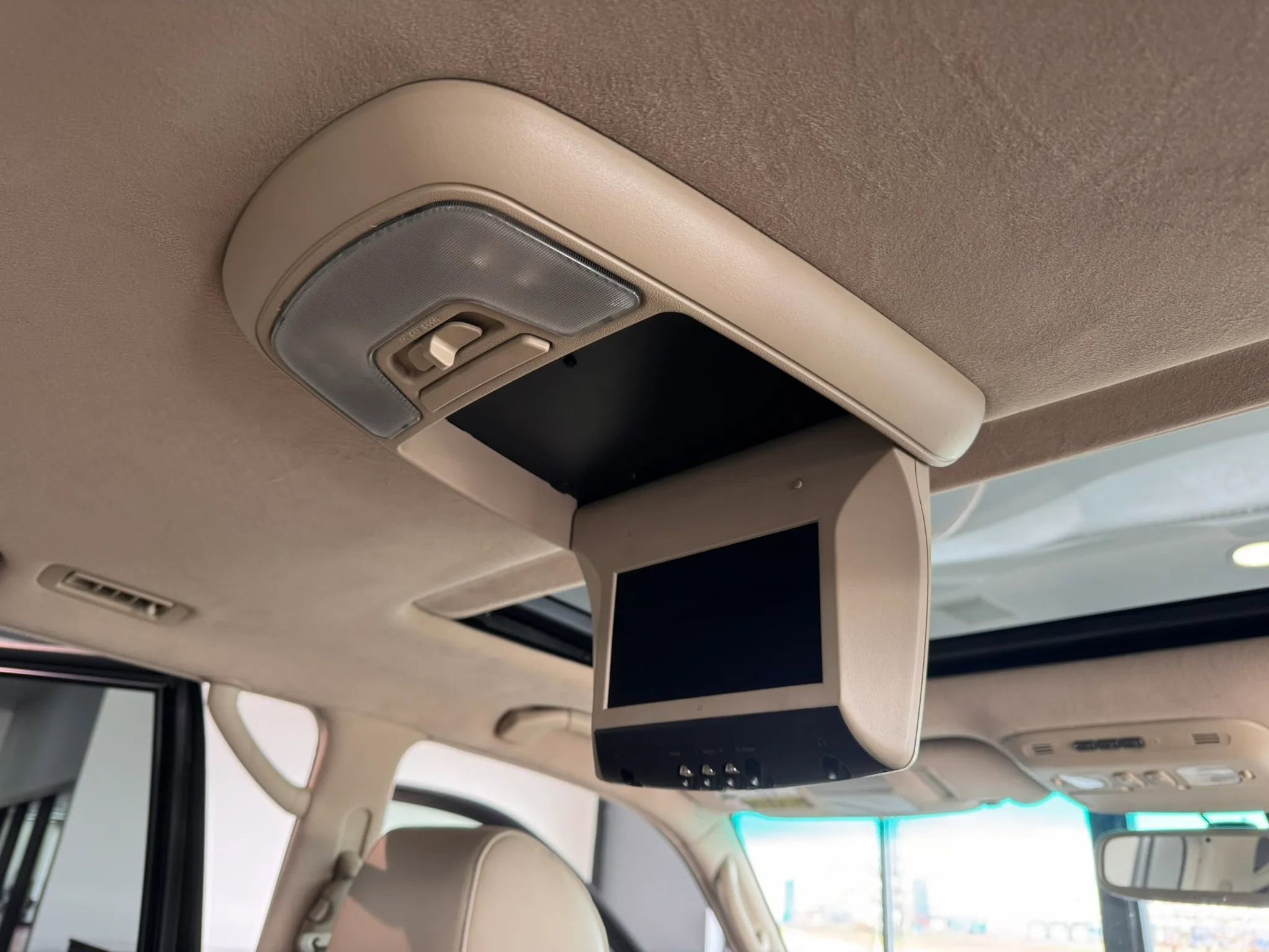 Used 2004 Lexus LX 470 4WD image 18