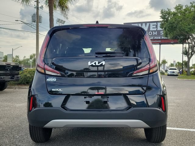 Used 2025 Kia Soul LX FWD image 10