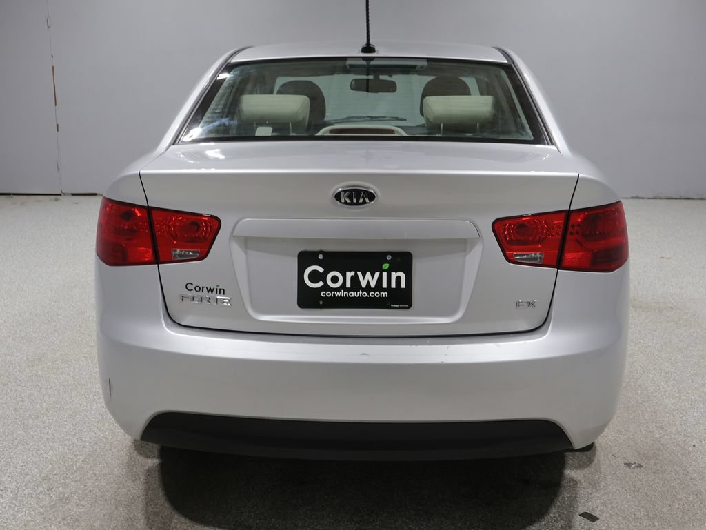 Used 2013 Kia Forte EX w/ Premium Pkg FWD image 3