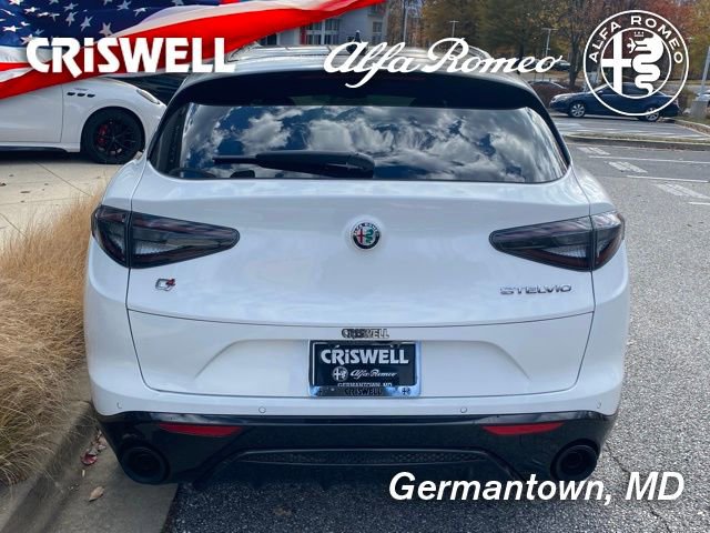 New 2025 Alfa Romeo Stelvio Sprint image 6