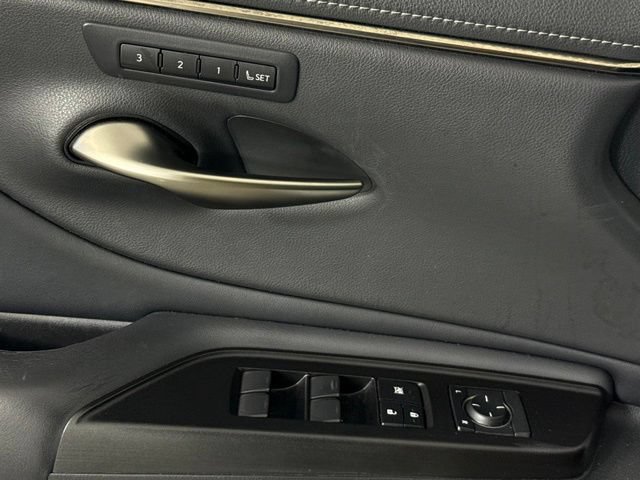 Used 2019 Lexus ES 350 F Sport w/ Accessory Package 2 FWD image 11