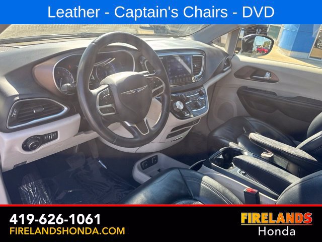 Used 2017 Chrysler Pacifica Touring-L Plus w/ Tire & Wheel Group FWD image 15
