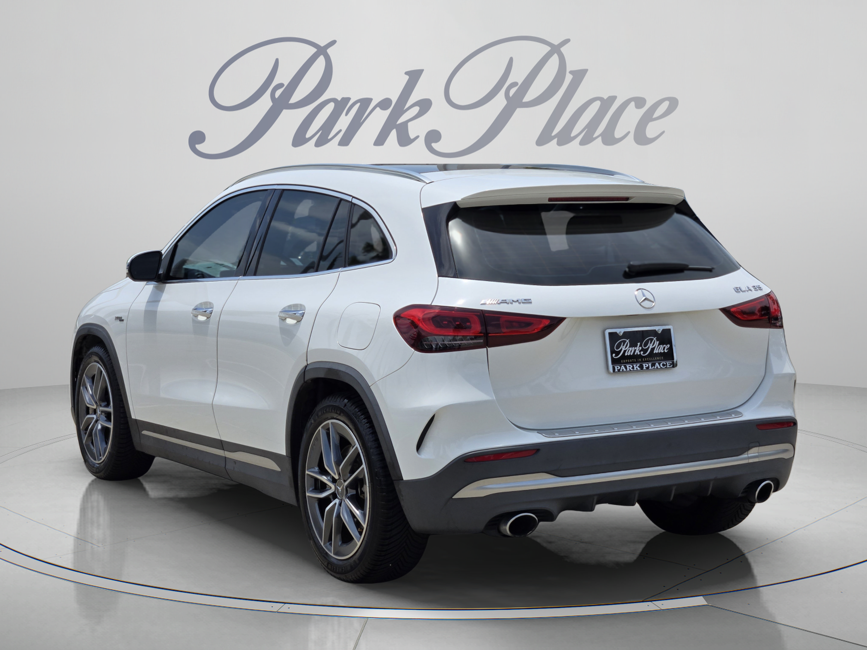 Used 2023 Mercedes-Benz GLA 35 AMG 4MATIC image 3