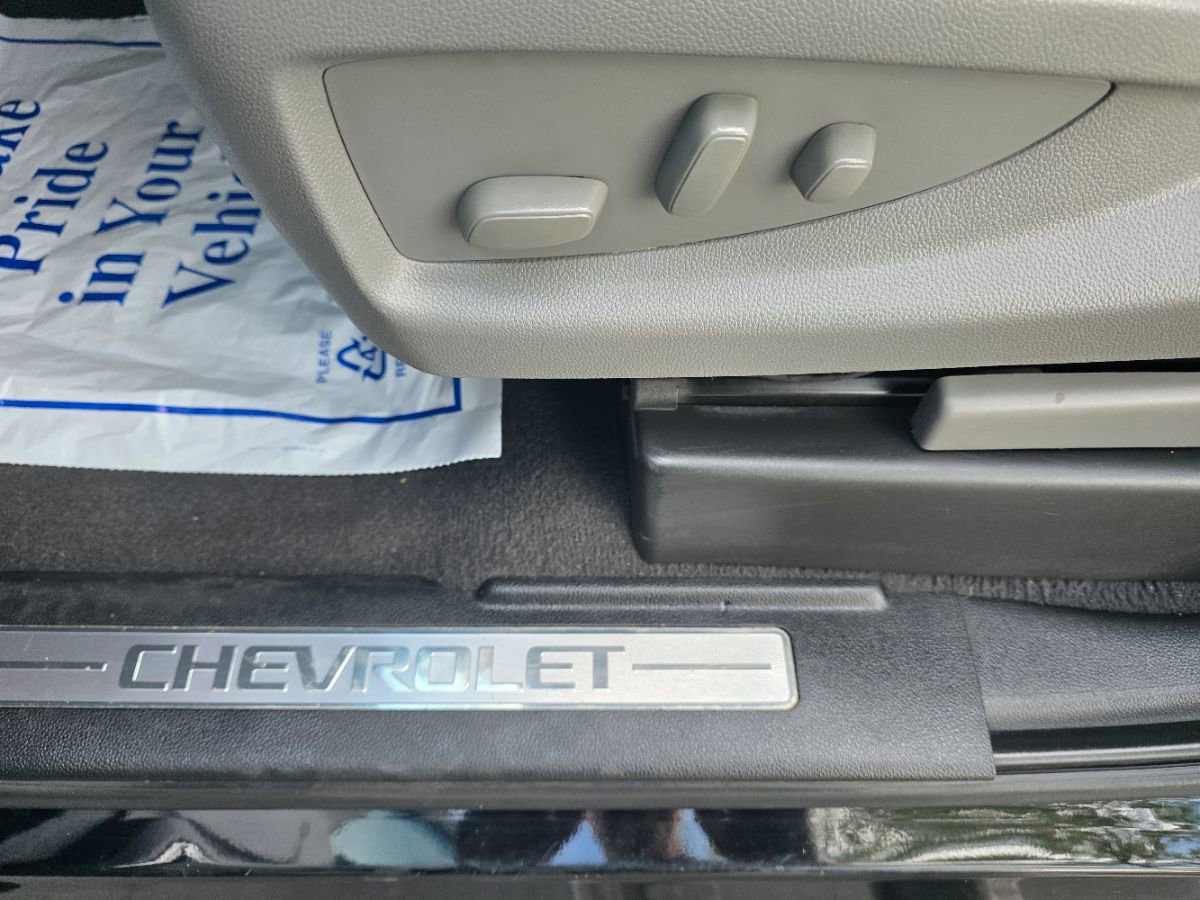 Used 2020 Chevrolet Suburban LT image 33