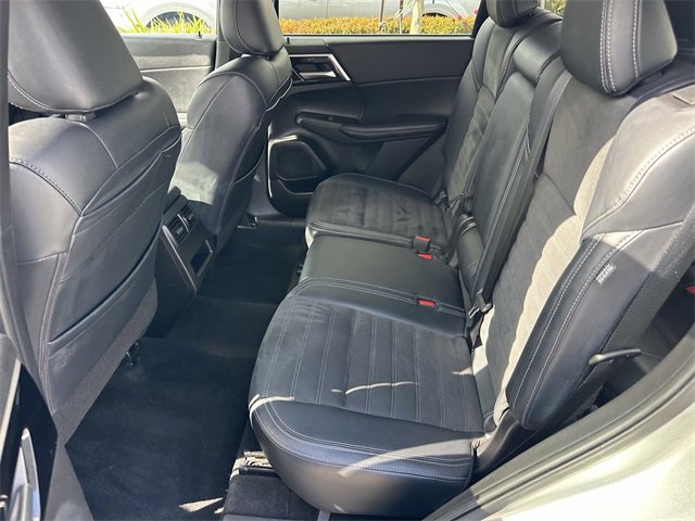 Used 2024 Mitsubishi Outlander SE image 23