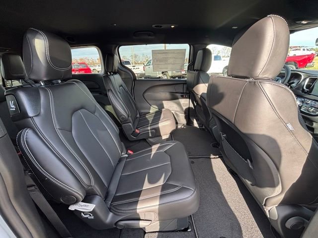 New 2026 Chrysler Voyager LX image 8