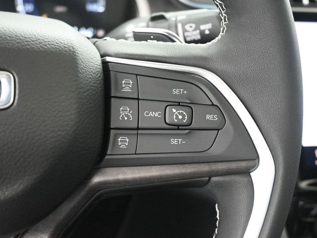 New 2025 Jeep Grand Cherokee Limited w/ Trailer Tow Package image 26