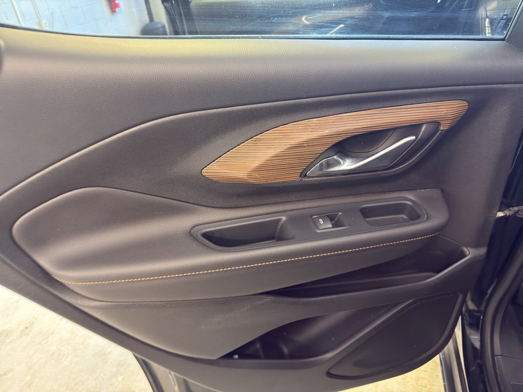 Used 2019 GMC Terrain SLE w/ Black Edition image 27