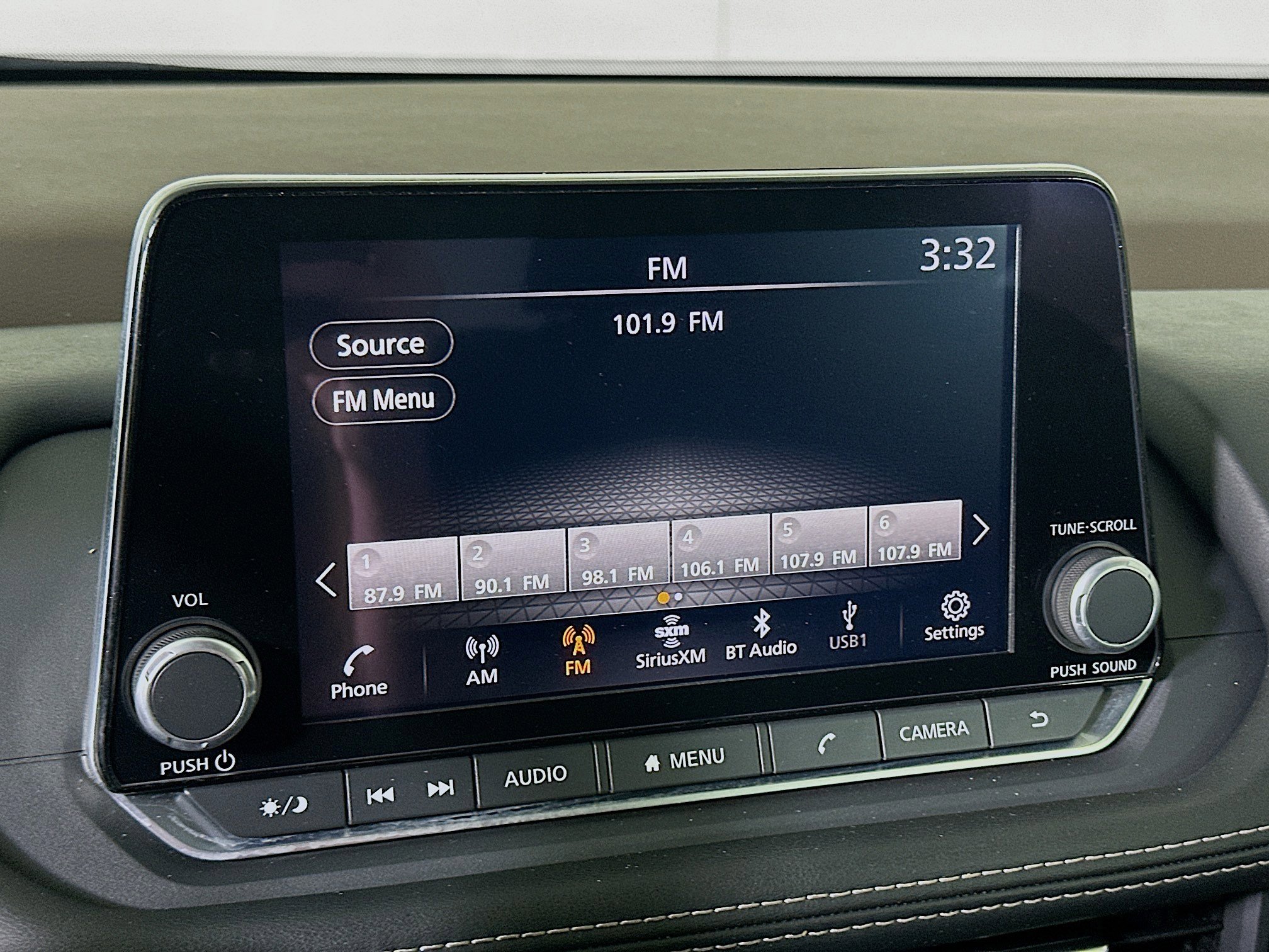 Used 2023 Nissan Rogue SV FWD image 21