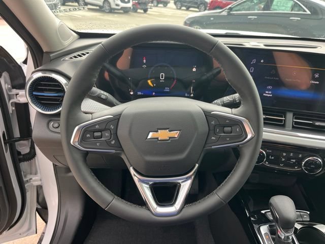 New 2026 Chevrolet Trax LT w/ Sunroof Package FWD image 16