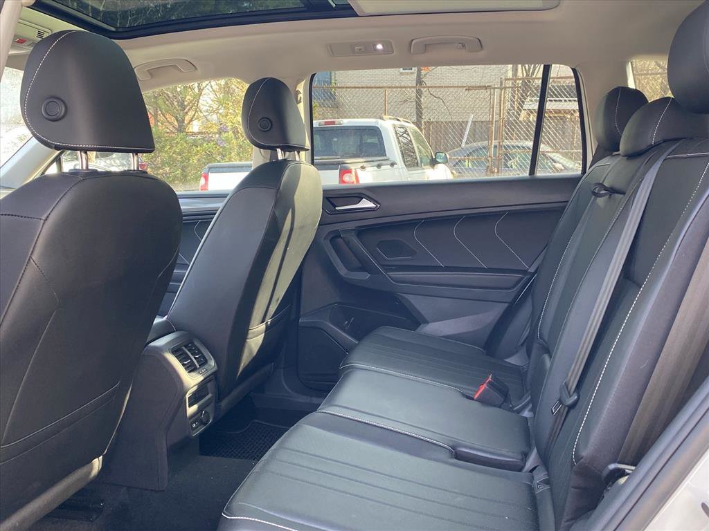 Certified 2022 Volkswagen Tiguan SE w/ Panoramic Sunroof Package image 19
