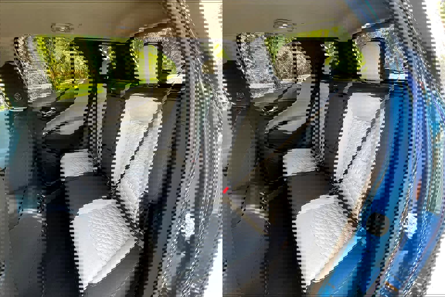 Used 2020 Chevrolet Equinox LT w/ Driver Convenience Package image 25