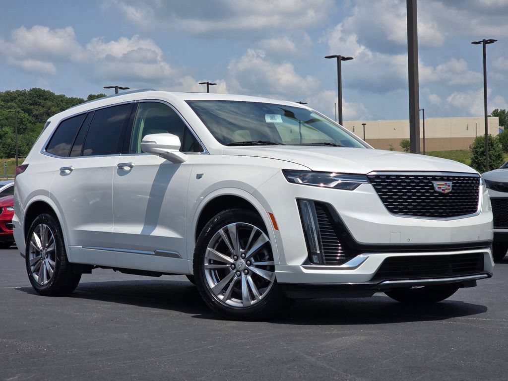 Used 2023 Cadillac XT6 Premium Luxury FWD image 2