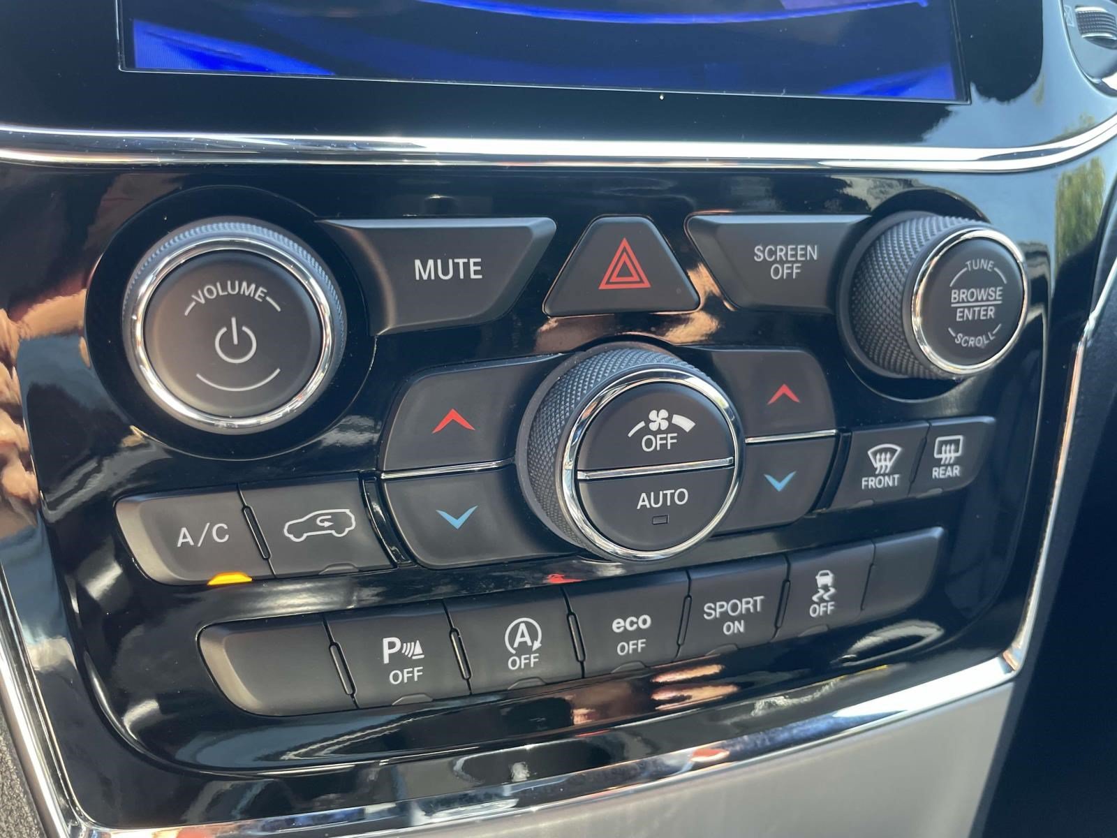 Used 2020 Jeep Grand Cherokee Limited RWD image 26