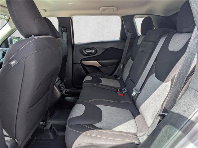 Used 2018 Jeep Cherokee Latitude image 12