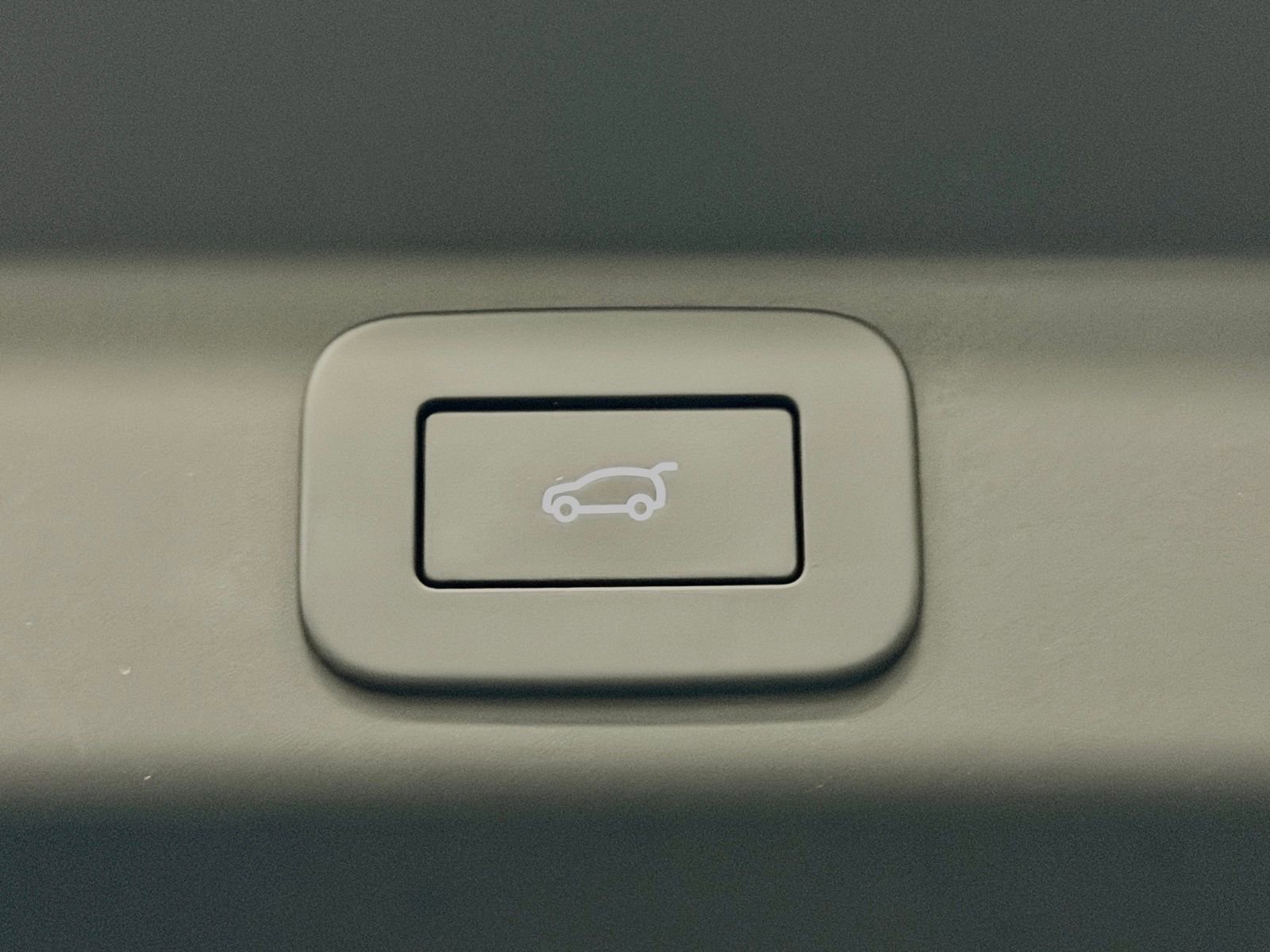 Used 2024 Land Rover Range Rover Sport SE image 16