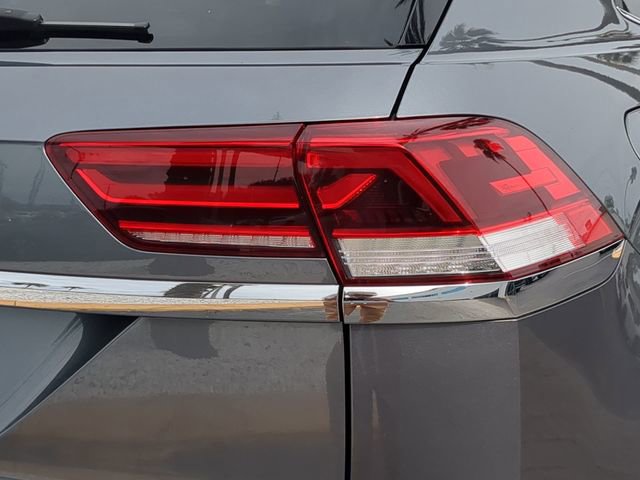 Certified 2022 Volkswagen Atlas Cross Sport SE w/ Panoramic Sunroof Package image 8