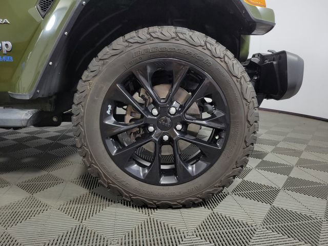 Used 2021 Jeep Wrangler Unlimited Sahara w/ Cold Weather Group AWD/4WD image 12