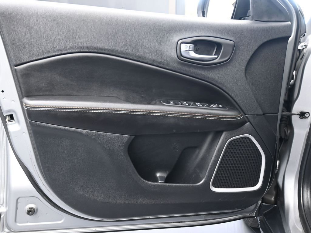 Used 2020 Jeep Compass Latitude image 26