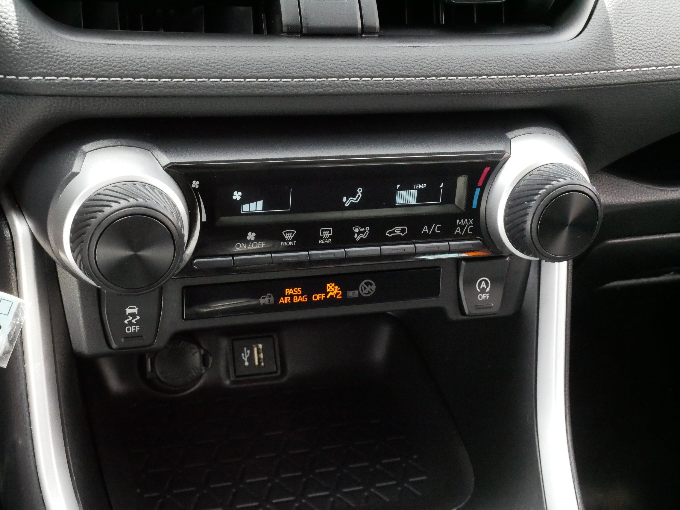 Used 2023 Toyota RAV4 LE AWD/4WD image 23