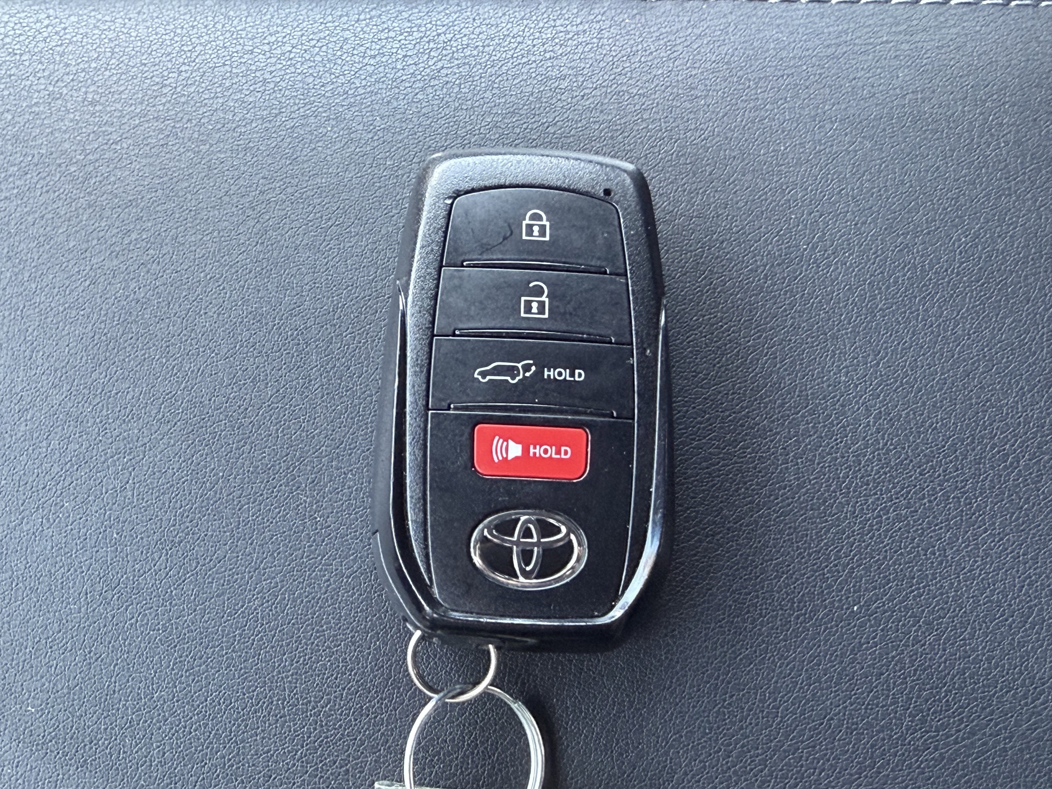 Used 2024 Toyota Venza Limited AWD/4WD image 31