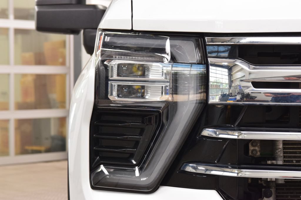 Used 2024 Chevrolet Silverado 3500 LTZ w/ LTZ Convenience Package AWD/4WD image 12