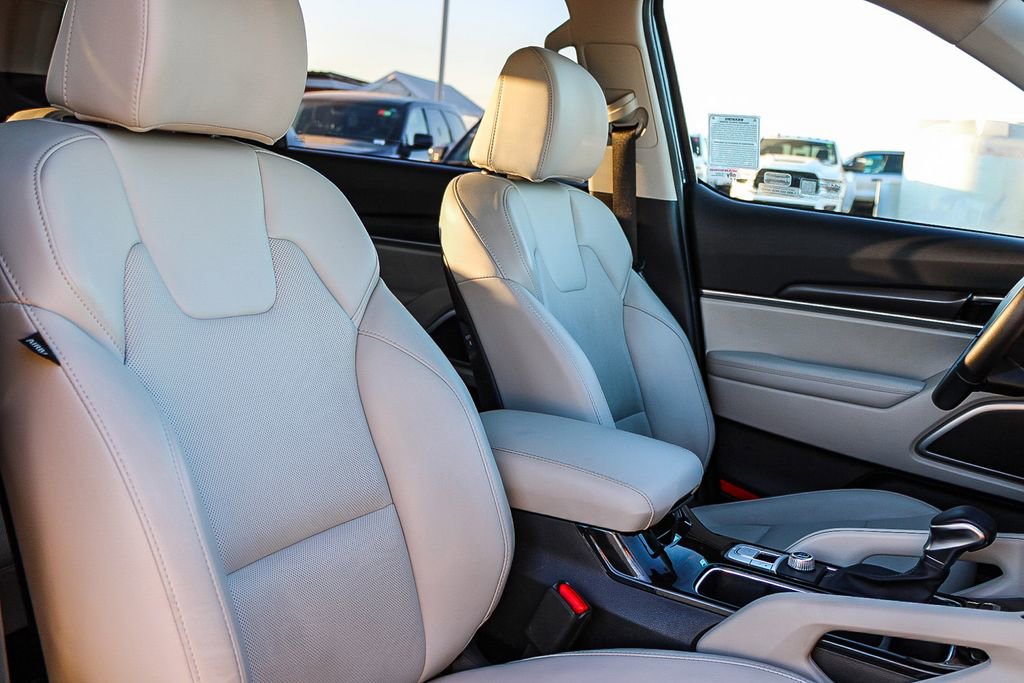 Used 2025 Kia Telluride S image 16