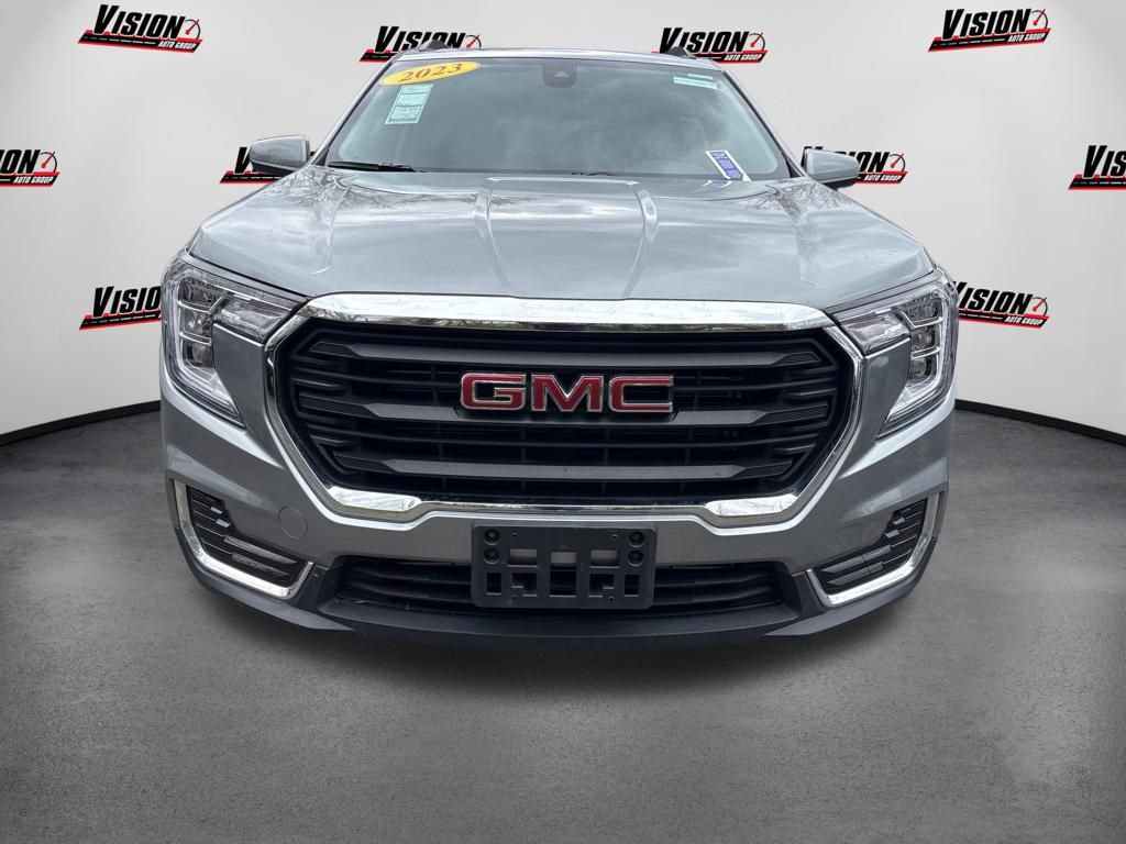 Certified 2023 GMC Terrain SLE w/ Driver Convenience Package AWD/4WD image 2