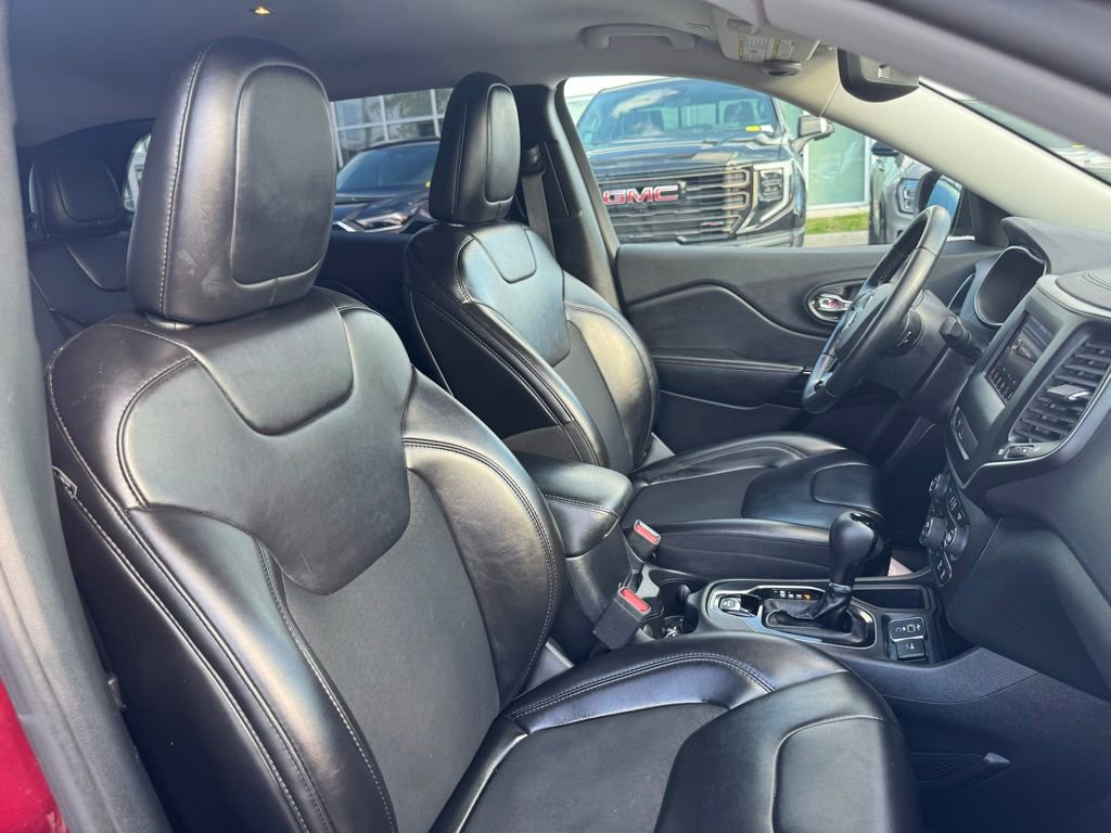 Used 2019 Jeep Cherokee Latitude Plus FWD image 15