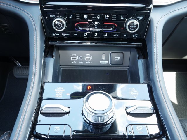 New 2025 Jeep Grand Cherokee Summit image 18
