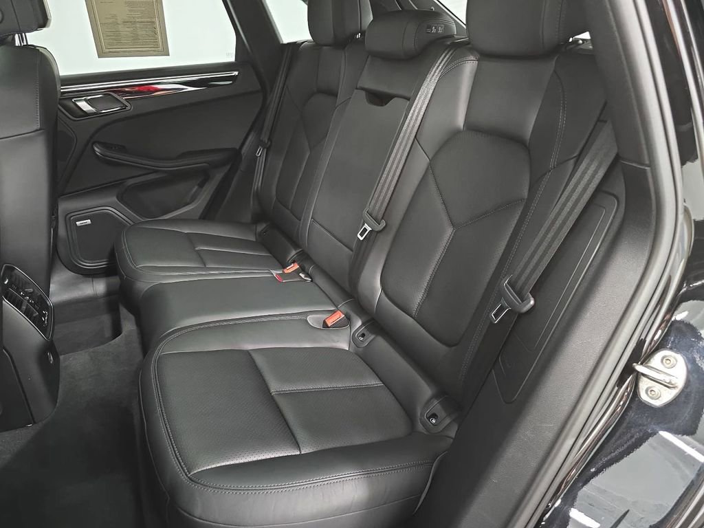 Used 2019 Porsche Macan AWD/4WD image 27
