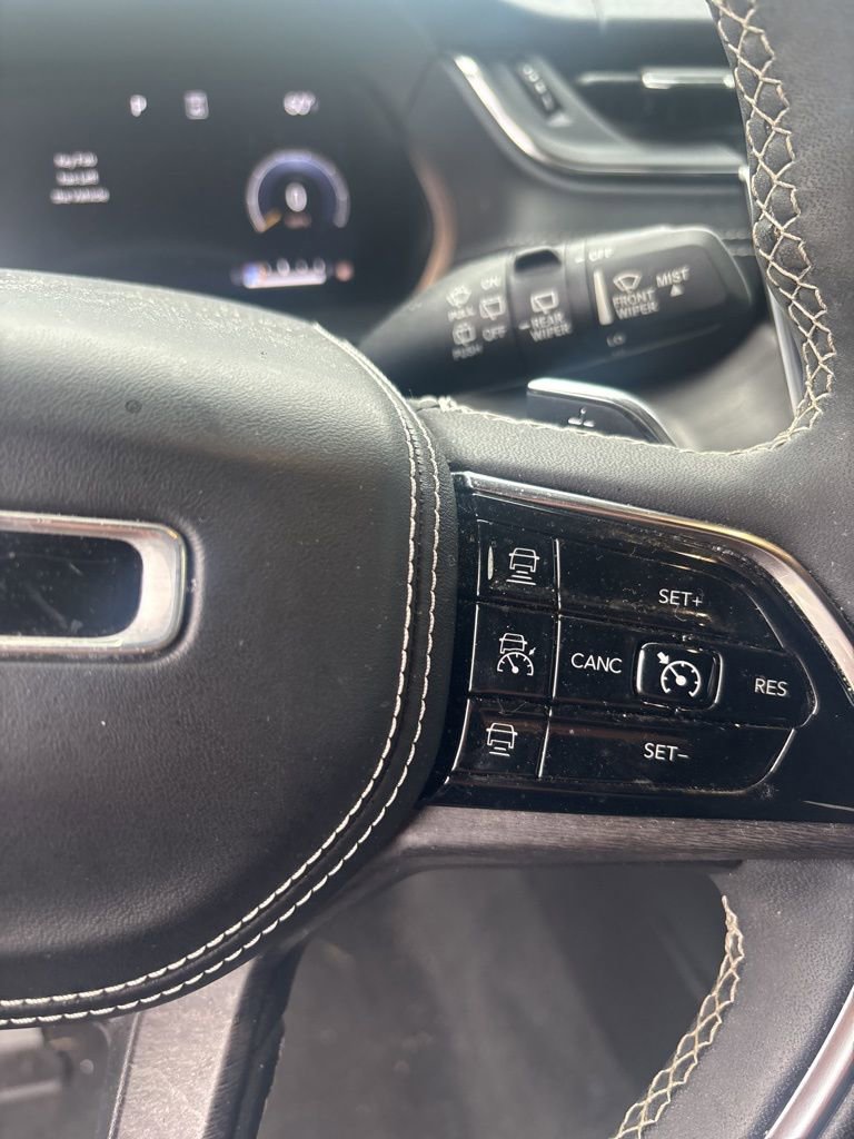 Used 2023 Jeep Grand Cherokee L Overland w/ Trailer Tow Group (B) image 17