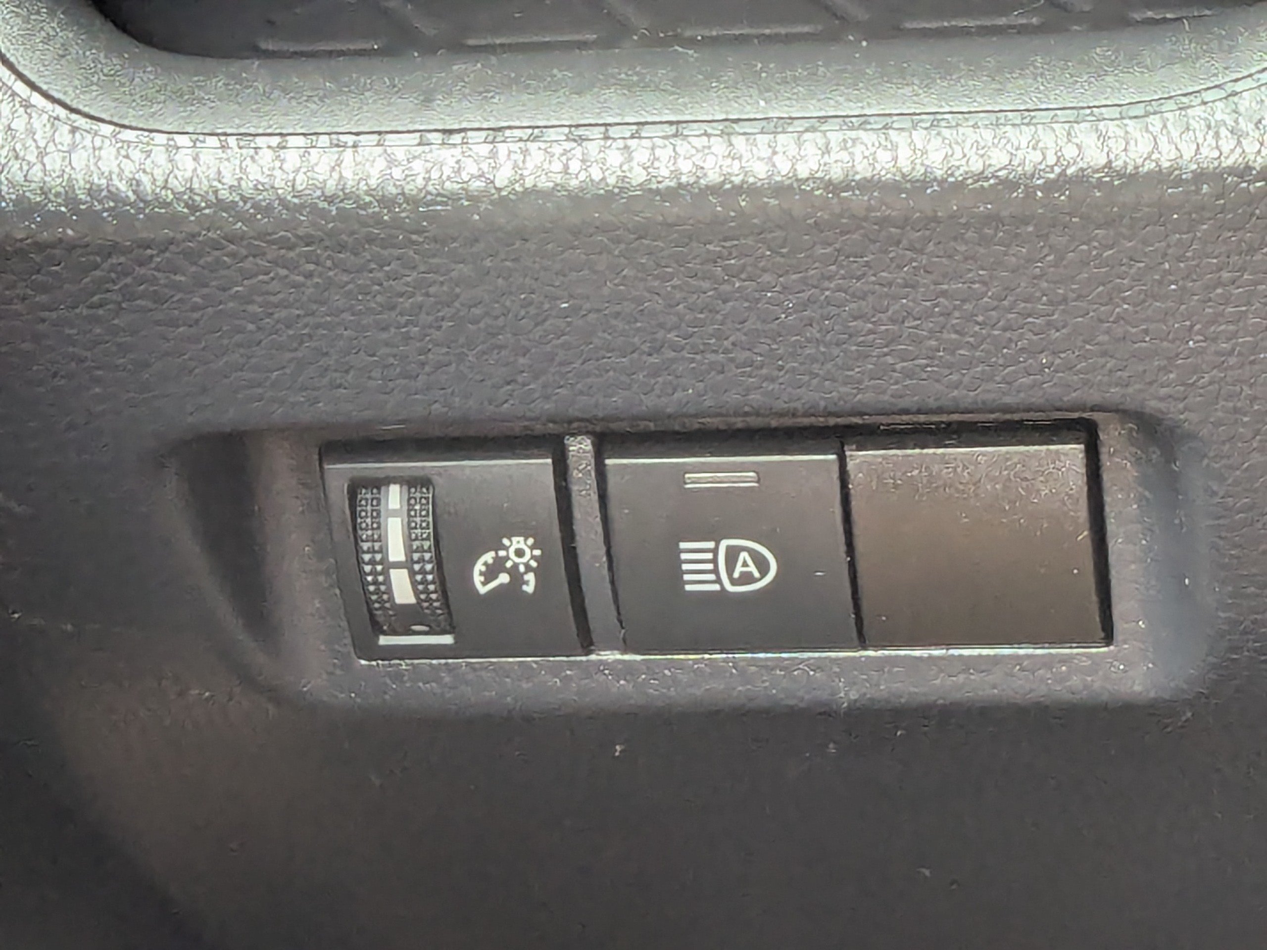 Used 2023 Toyota RAV4 XLE FWD image 29