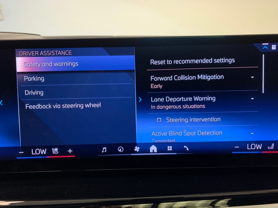 Used 2025 BMW X7 xDrive40i w/ Executive Package AWD/4WD image 38