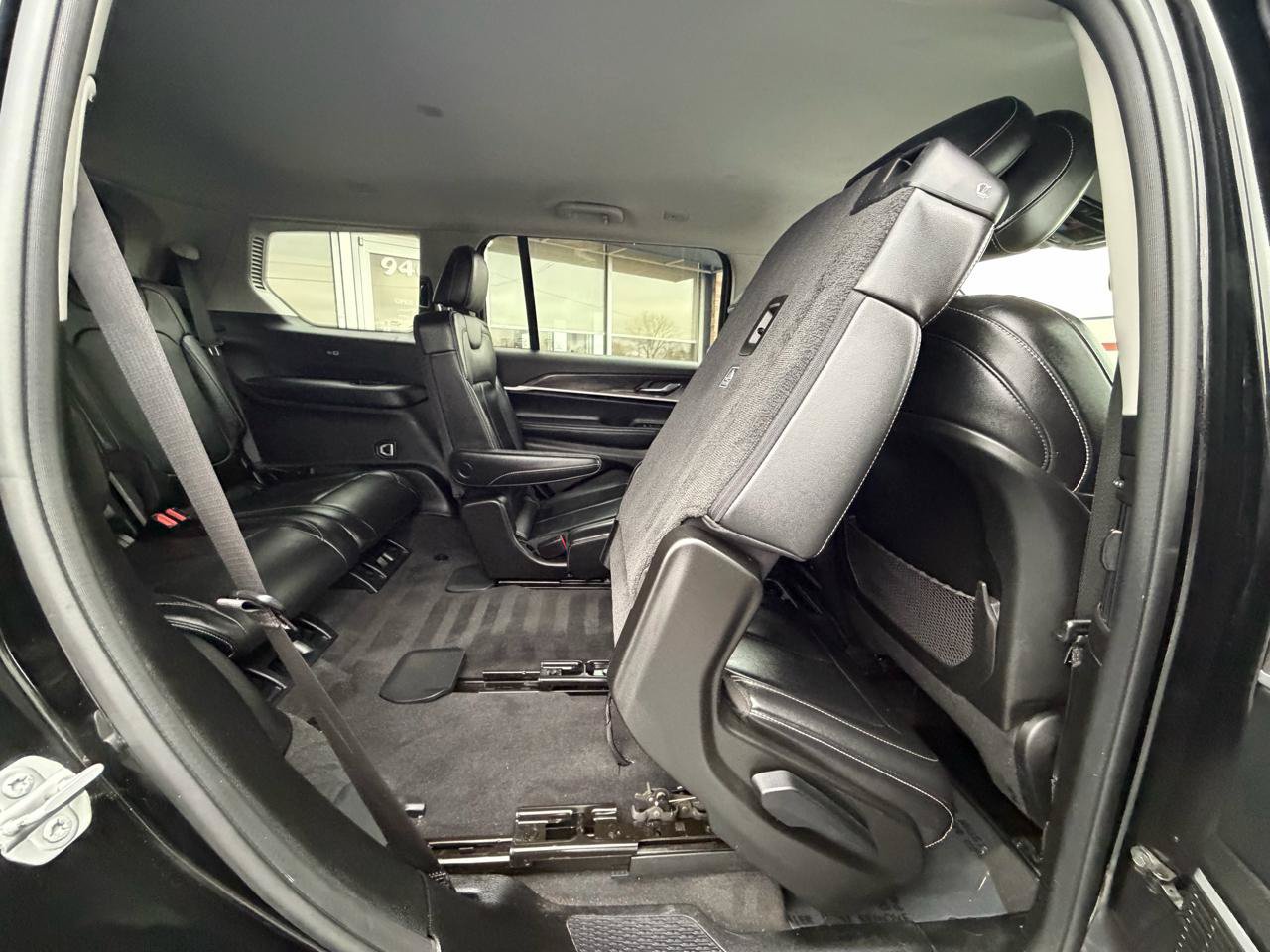 Used 2022 Jeep Grand Cherokee L Limited AWD/4WD image 29