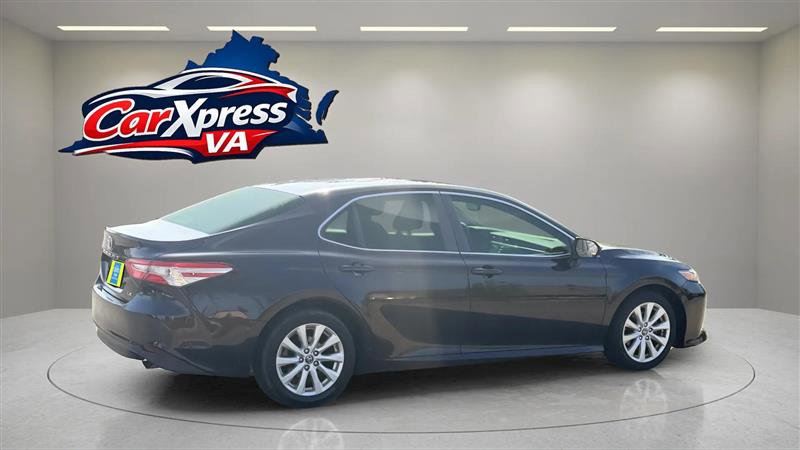 Used 2018 Toyota Camry LE w/ Convenience Package image 13