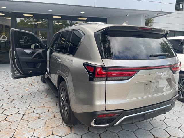 Used 2024 Lexus LX 600 F Sport image 5