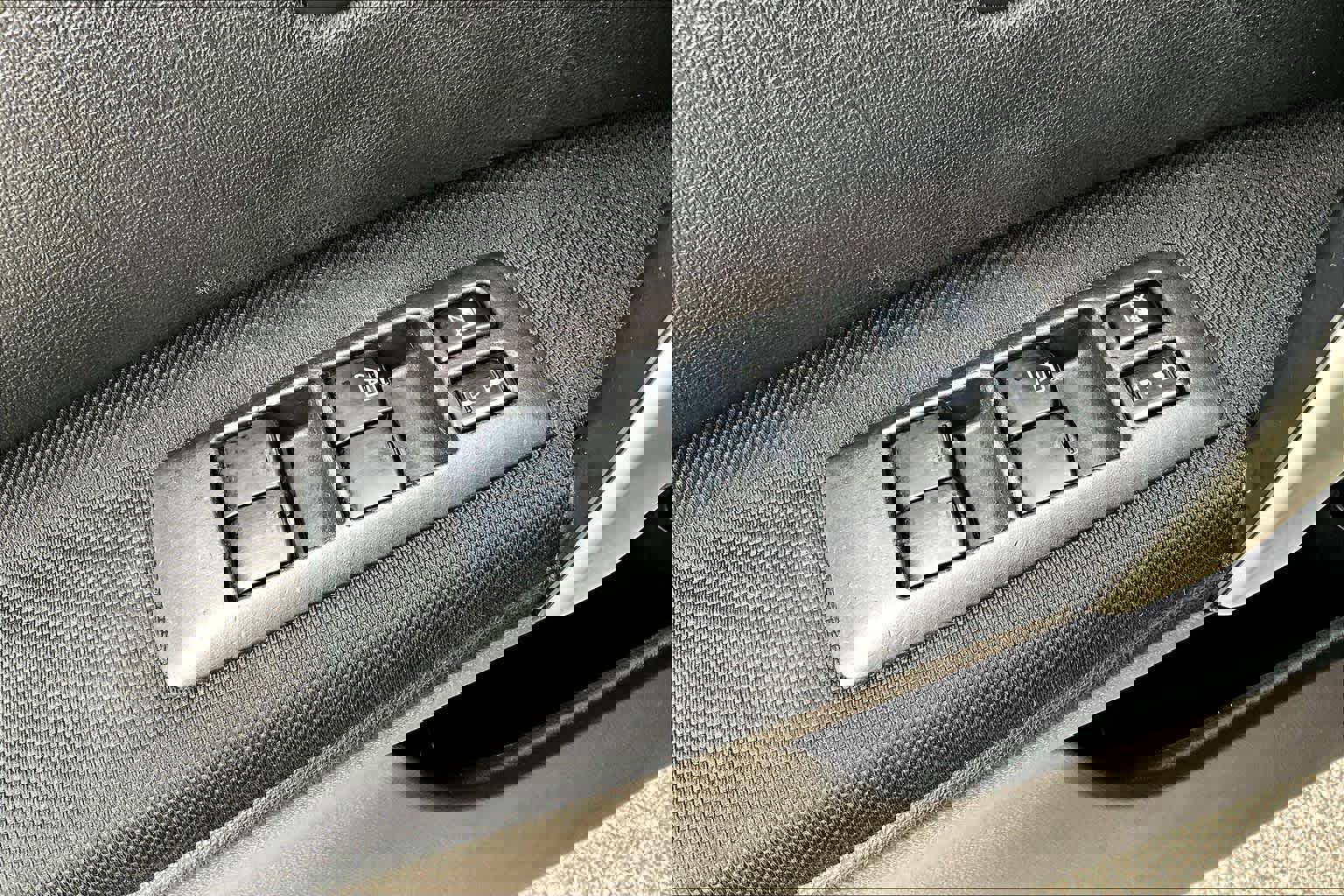 Used 2011 Nissan Rogue SV w/ Premium Pkg image 34