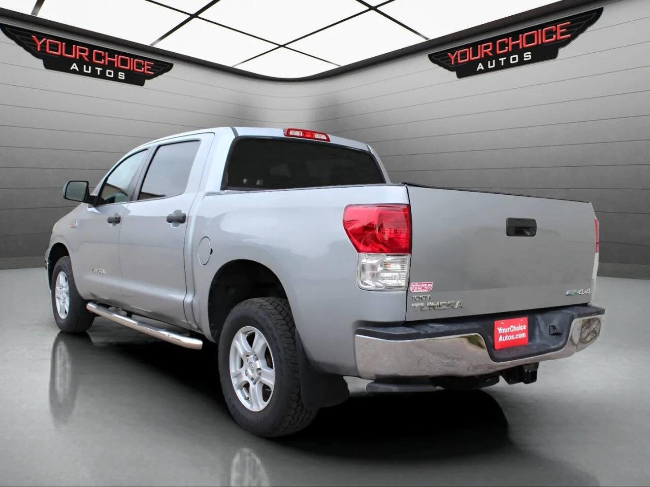 Used 2013 Toyota Tundra 4x4 CrewMax image 3